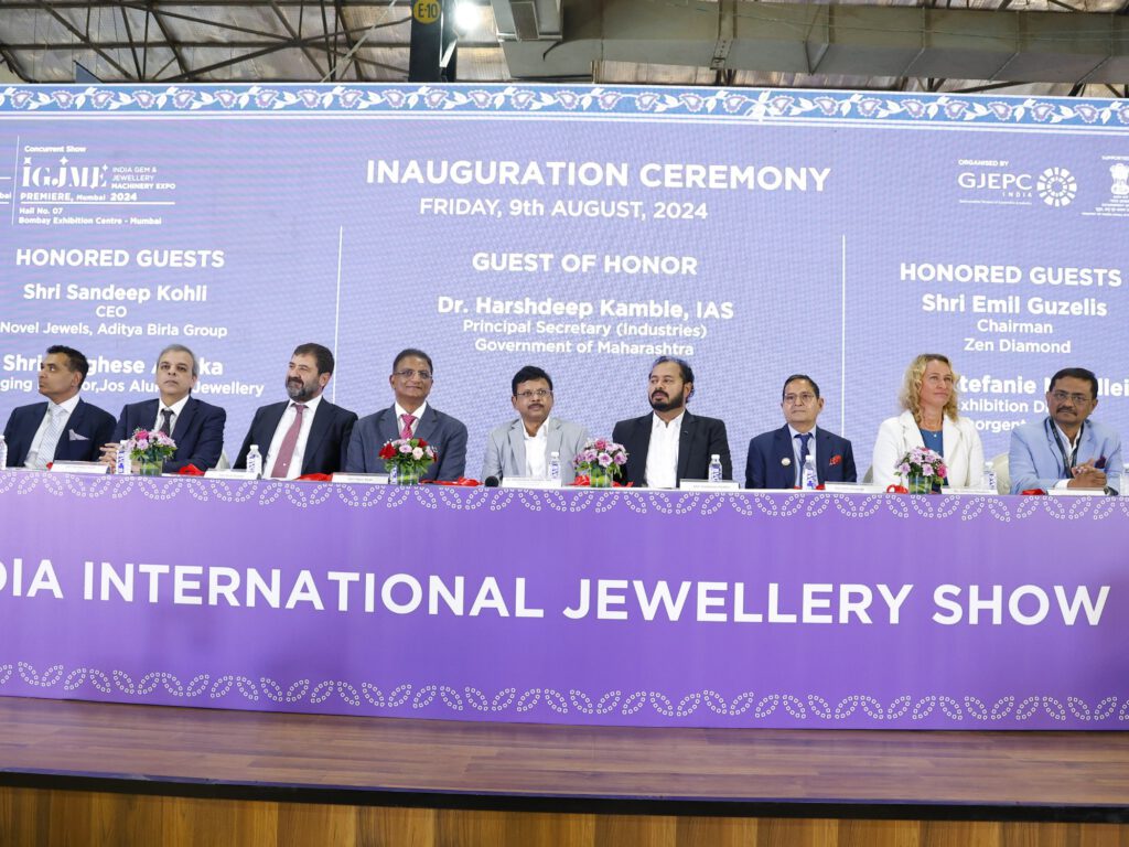 Dr. Harshdeep Kamble, IAS, Principal Secretary (Industries) Govt. of Maharashtra, visited the 40th edition of India International Jewellery Show 2024, the flagship show of GJEPC at the Bombay Exhibition Centre (BEC), NESCO, Goregaon. He was welcomed by GJEPC leadership Shri Vipul Shah, Chairman, GJEPC, Shri Kirit Bhansali, Vice Chairman, GJEPC and Shri Nirav Bhansali, Convener-National Exhibitions, GJEPC.