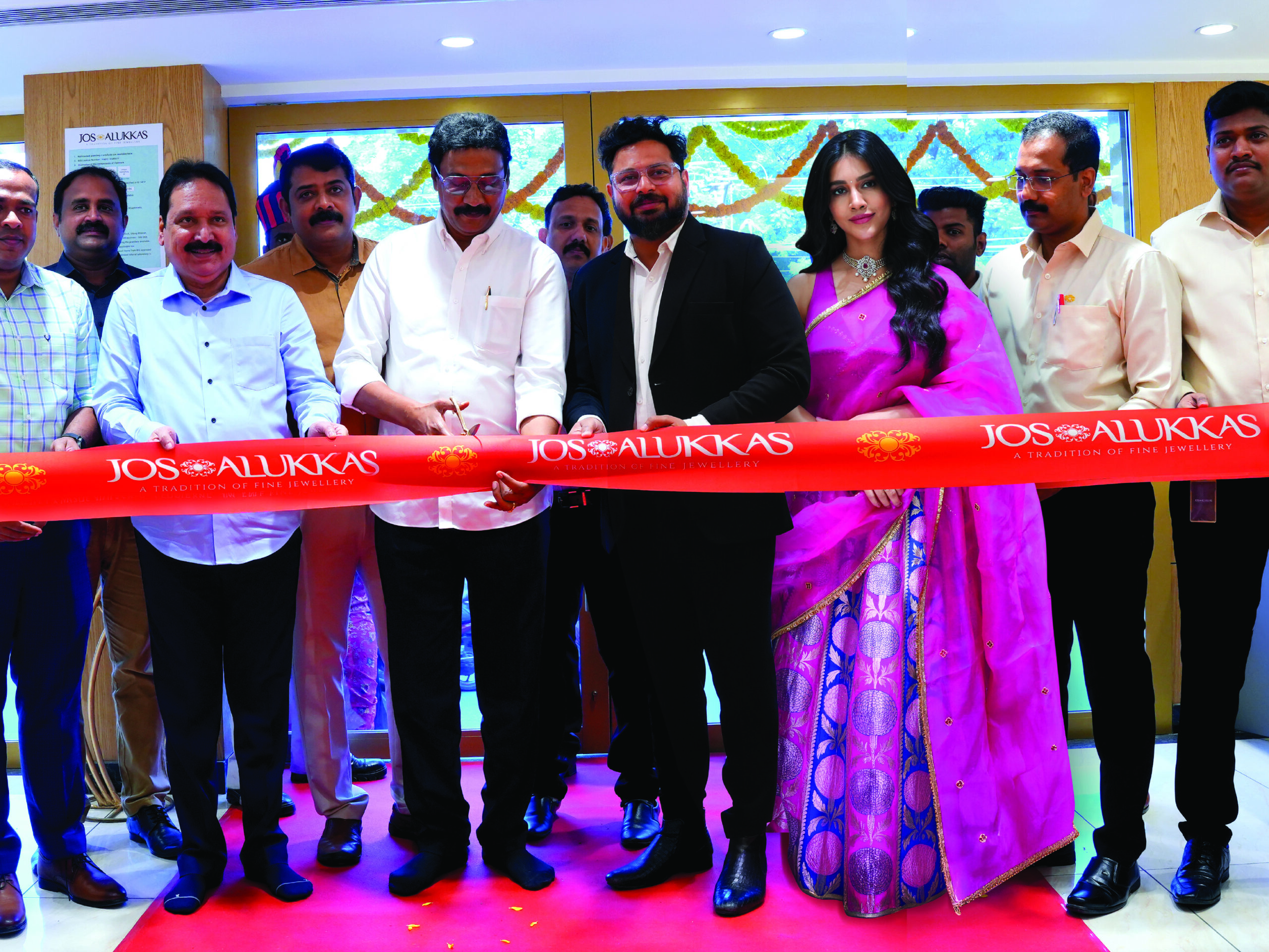 Jos Alukkas Unveils Renovated Showroom in Vijayawada with Exclusive Offers