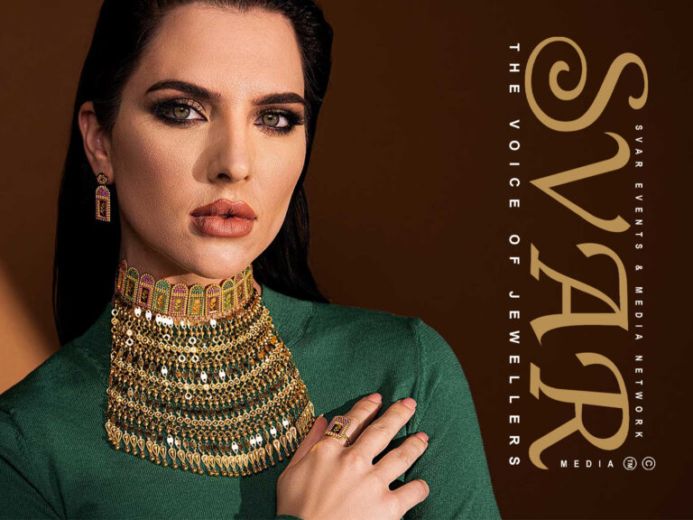 “High-End Gold Jewellery Trends 2025 chunky chain necklace on model”