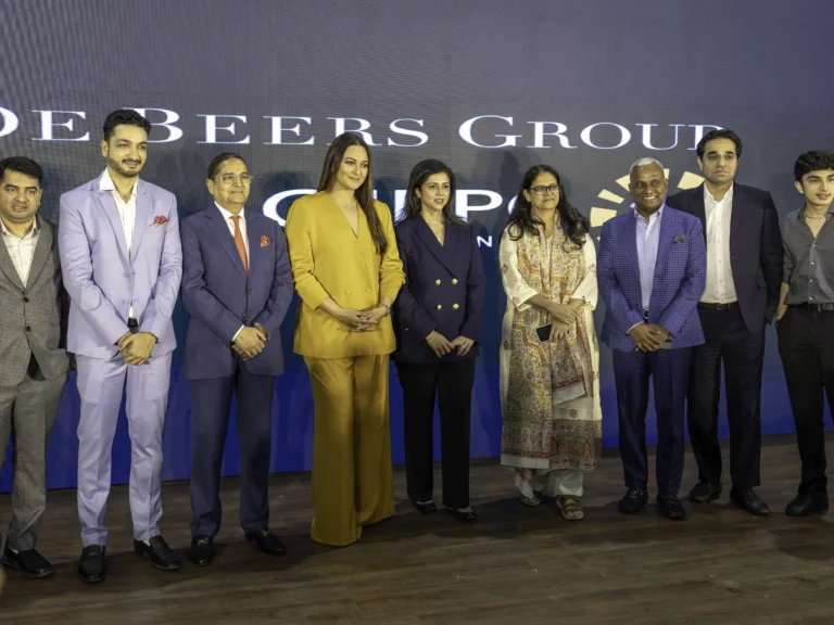 De Beers Group Launches “Heera Hai Aapke Liye” Program at IIJS Signature to Revolutionize Natural Diamond Accessibility in India