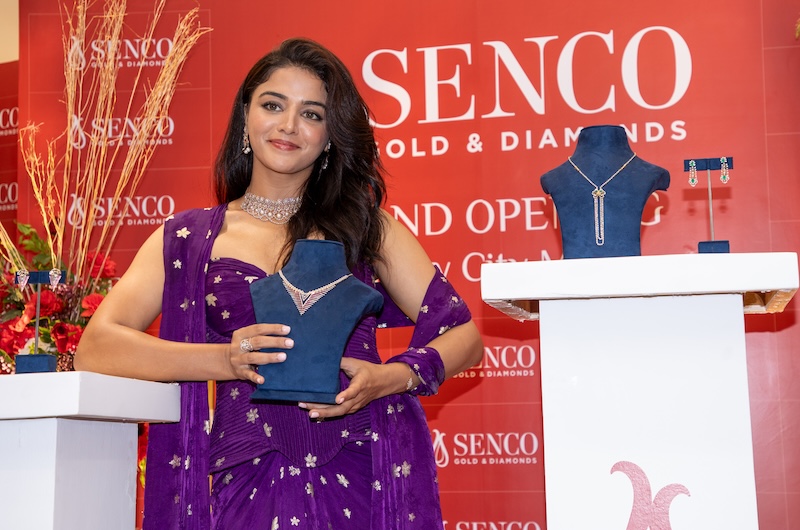 Senco Gold and Diamonds Opens 6th Mumbai Store at Sky City Mall Borivali with Wamiqa Gabbi