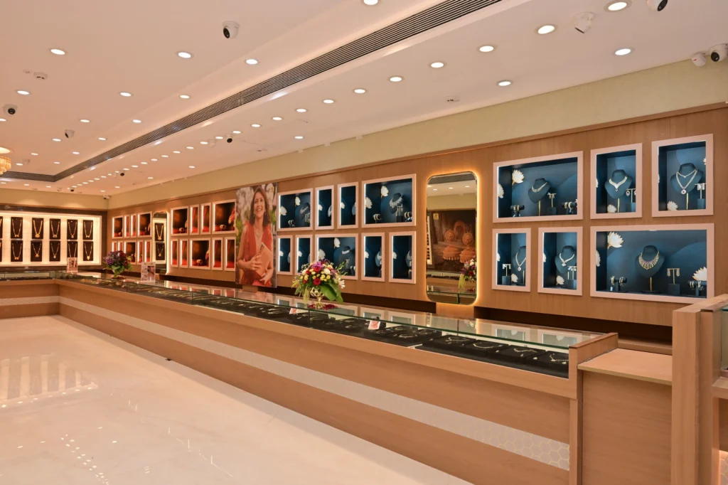 Chandukaka Saraf Opens Grand Jewellery Showroom in Jalna with Exciting Launch Offers