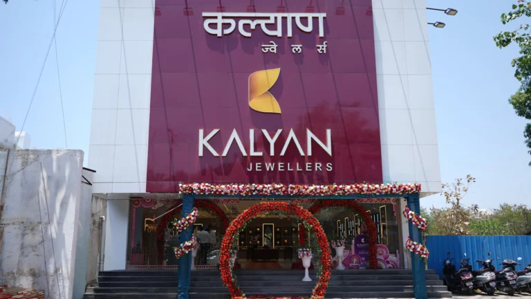 Kalyan Jewellers Expands Presence with New Gondia Showroom Launch in Maharashtra Kalyan Jewellers Expands Presence with New Gondia Showroom Launch in Maharashtra