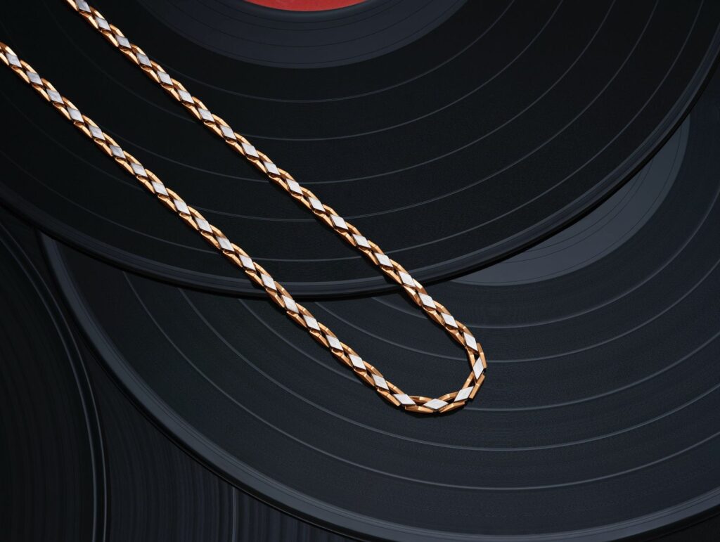 Kalyan Jewellers Father’s Day 2026 Gift Guide: Meaningful Gold Jewellery Gifts from the Senhor Collection