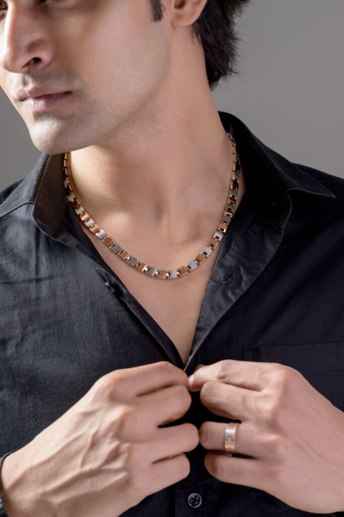 Kalyan Jewellers Father’s Day 2026 Gift Guide: Meaningful Gold Jewellery Gifts from the Senhor Collection