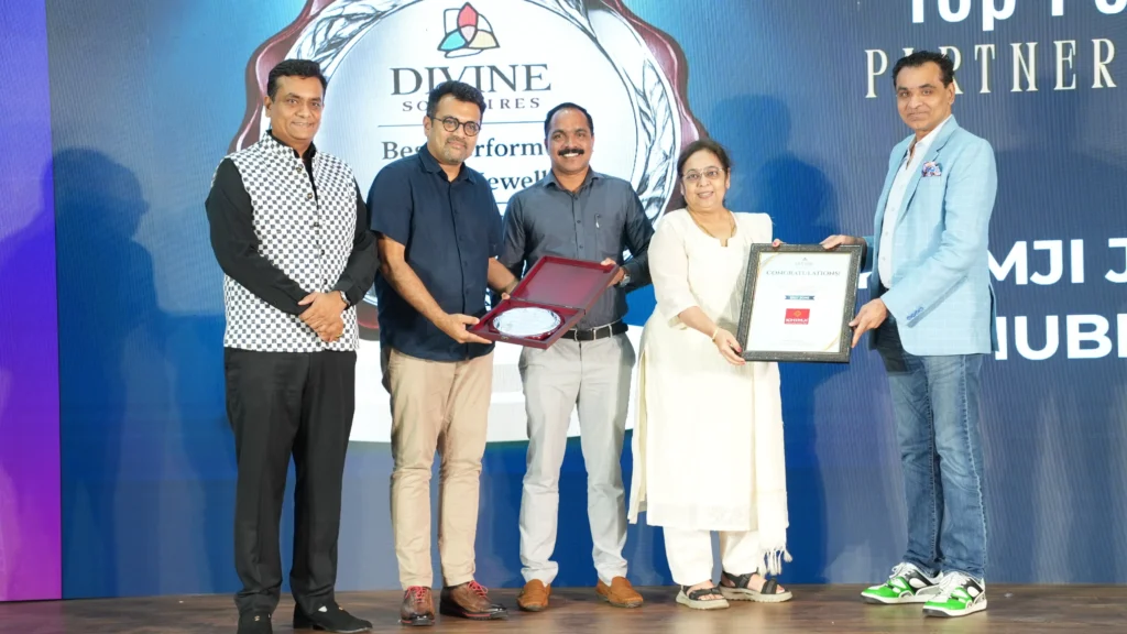 Divine Solitaires Conducts Rewards and Recognitions Along with First Weekly Lucky Draw During TSFI at IIJS 2026