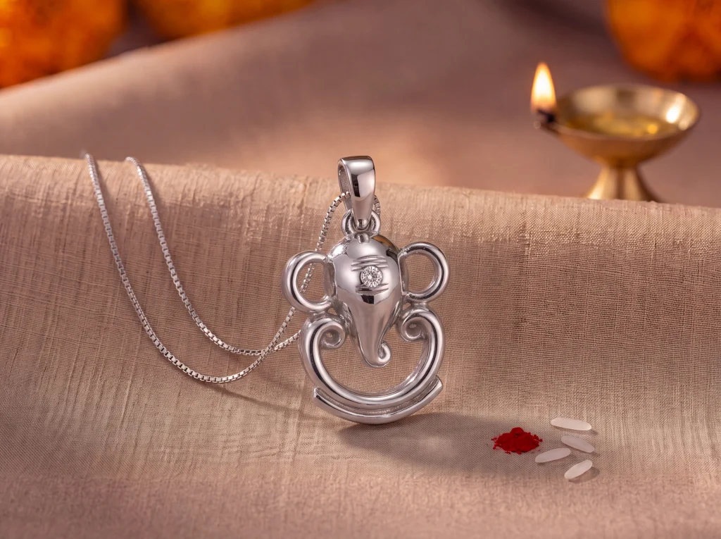 Senco Gold and Diamonds Welcomes Lord Ganesha with Jewellery